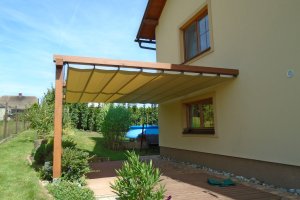 Pergola Latin podvěs, soukromá realizace Bohemiaflex CS