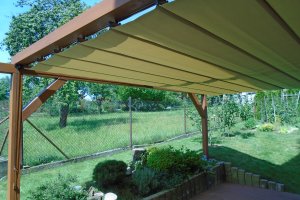 Pergola Latin podvěs, soukromá realizace Bohemiaflex CS