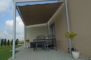 Pergola Latin Int. podvěs, realizace Bohemiaflex CS