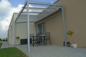 Pergola Latin Int. podvěs, realizace Bohemiaflex CS