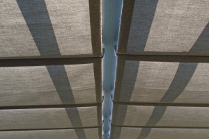 Pergola Latin 80 a Svislá markýza Screen Zip, realizace Bohemiaflex CS