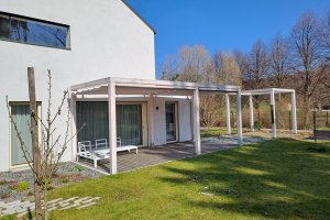 Terasová markýza Latin 80 a svislá markýza Sandra EXT, Humpolec, realizace Bohemiaflex CS