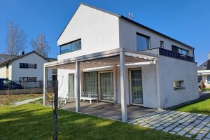 Terasová markýza Latin 80 a svislá markýza Sandra EXT, Humpolec, realizace Bohemiaflex CS