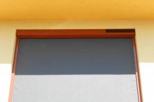 Svislá markýza Screen Zip Solar, realizace Bohemiaflex CS
