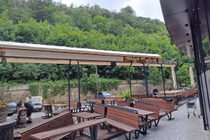 Markýzový přístřešek a tunel, PIVO KARLÍN, realizace Bohemiaflex CS
