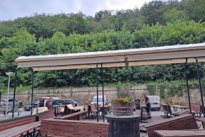 Markýzový přístřešek a tunel, PIVO KARLÍN, realizace Bohemiaflex CS