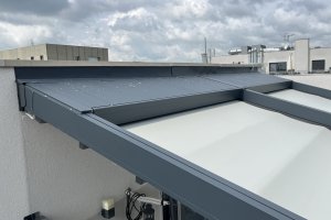 Pergola Linie + Posuvné skleněné stěny, realizace Bohemiaflex CS