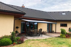 Kazetová markýza Arkobox, Opočno, realizace Bohemiaflex CS
