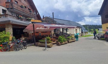 Markýzový přístřešek, Restaurace Šumava Inn, realizace Bohemiaflex CS