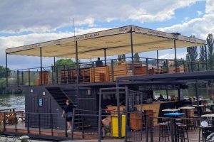 Pergola Latin 80, Kayak Beach Bar, Praha, realizace Bohemiaflex CS