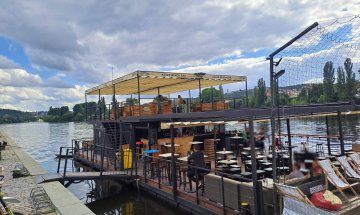 Pergola Latin 80, Kayak Beach Bar, Praha, realizace Bohemiaflex CS