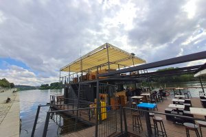 Pergola Latin 80, Kayak Beach Bar, Praha, realizace Bohemiaflex CS