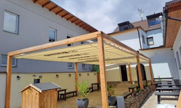 Pergola Latin 80, Restaurace Na Mlýnku, Humpolec, realizace Bohemiaflex CS