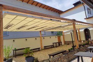 Pergola Latin 80, Restaurace Na Mlýnku, Humpolec, realizace Bohemiaflex CS