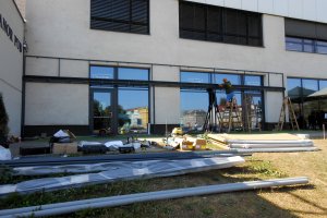 Pergola Piazza + PVC plachty, The manor Pub Ostrava, realizace Bohemiaflex CS