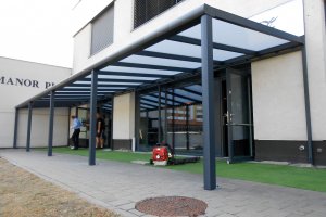 Pergola Piazza + PVC plachty, The manor Pub Ostrava, realizace Bohemiaflex CS