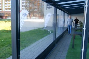 Pergola Piazza + PVC plachty, The manor Pub Ostrava, realizace Bohemiaflex CS