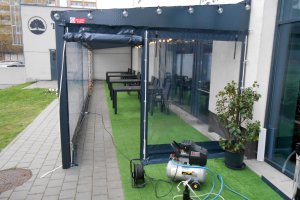 Pergola Piazza + PVC plachty, The manor Pub Ostrava, realizace Bohemiaflex CS