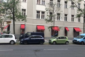 Výklopné markýzy RIMINI PLUS, RESTAURACE  Rossopomodoro v Praze, realizace Bohemiaflex CS