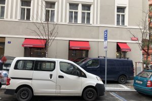 Výklopné markýzy RIMINI PLUS, RESTAURACE  Rossopomodoro v Praze, realizace Bohemiaflex CS