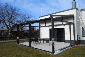 Pergola Linie, RAL 7016, realizace Bohemiaflex CS
