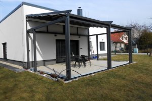 Pergola Linie, RAL 7016, realizace Bohemiaflex CS