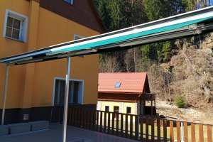 Markýzový přístřešek, PENZION A RESTAURACE CHATA ČEŇKOVKA, Šumava, realizace Bohemiaflex CS