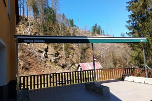 Markýzový přístřešek, PENZION A RESTAURACE CHATA ČEŇKOVKA, Šumava, realizace Bohemiaflex CS