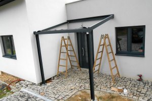 Pergola Piazza 2625x2300mm, RAL 7016, realizace Bohemiaflex CS