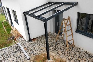 Pergola Piazza 2625x2300mm, RAL 7016, realizace Bohemiaflex CS