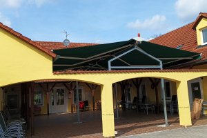 Markýzový přístřešek, PENZION KOSKY TŘEBOŇSKO, Chlum u Třeboně, realizace Bohemiaflex CS