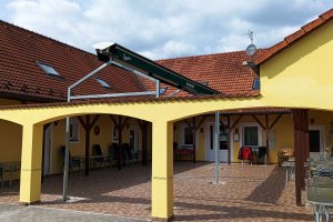 Markýzový přístřešek, PENZION KOSKY TŘEBOŇSKO, Chlum u Třeboně, realizace Bohemiaflex CS