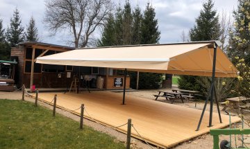 Markýzový přístřešek, RESORT SLUNCE, Osečná, realizace Bohemiaflex CS