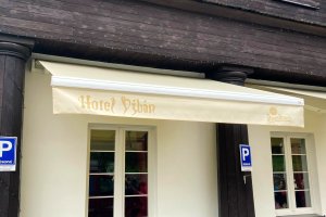 Markýzy Sirius, hotel Džbán, Karlova Studánka, realizace Bohemiaflex CS