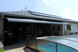 Kazetová markýza Alandbox, RAL 9006, realizace Bohemiaflex CS