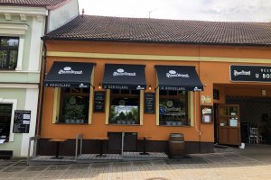 Výklopné markýzy RIMINI PLUS, Restaurace U Bohuslavů, Čelákovice, realizace Bohemiaflex CS