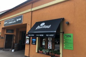 Výklopné markýzy RIMINI PLUS, Restaurace U Bohuslavů, Čelákovice, realizace Bohemiaflex CS