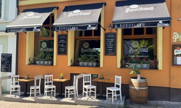 Výklopné markýzy RIMINI PLUS, Restaurace U Bohuslavů, Čelákovice, realizace Bohemiaflex CS