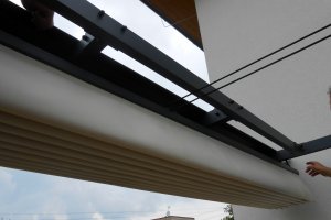 Pergola Cubolino + Screen Zipy, RAL 7016, realizace Bohemiaflex CS