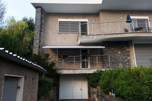 Kazetová markýza Aresbox, rozměr 5000x3000mm, RAL 9006, realizace Bohemiaflex CS