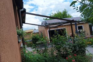 Terasová markýza Veranda Box Pergola, rozměr 4250 x 4100 mm, RAL 8014, realizace Bohemiaflex CS