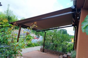Terasová markýza Veranda Box Pergola, rozměr 4250 x 4100 mm, RAL 8014, realizace Bohemiaflex CS