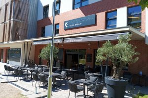 Markýzy Sirius, restaurace MATCHBALL, Hradec Králové, realizace Bohemiaflex CS