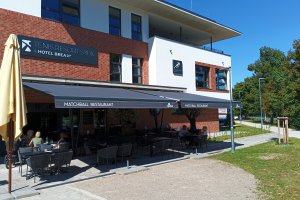 Markýzy Sirius, restaurace MATCHBALL, Hradec Králové, realizace Bohemiaflex CS