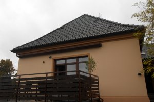Kazetová markýza Arkobox, RAL 8017 hnědá, 6800 x 4000 mm, realizace Bohemiaflex CS