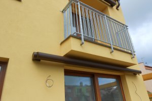 Kazetová markýza Aresbox, RAL 8014 hnědá, 3850 x 3000 mm, realizace Bohemiaflex CS