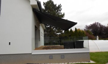 Kazetová markýza Arkobox, 5200 x 4000 mm, RAL 7016 antracitová, realizace Bohemiaflex CS