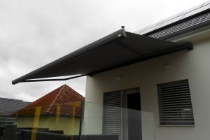Kazetová markýza Arkobox, 5200 x 4000 mm, RAL 7016 antracitová, realizace Bohemiaflex CS
