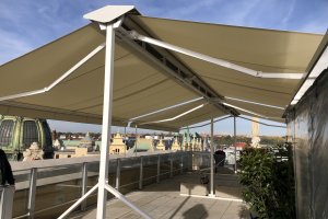 Markýzový přístřešek, 11 800 x 6 000 mm, Praha, realizace Bohemiaflex CS