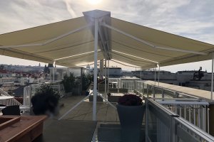 Markýzový přístřešek, 11 800 x 6 000 mm, Praha, realizace Bohemiaflex CS